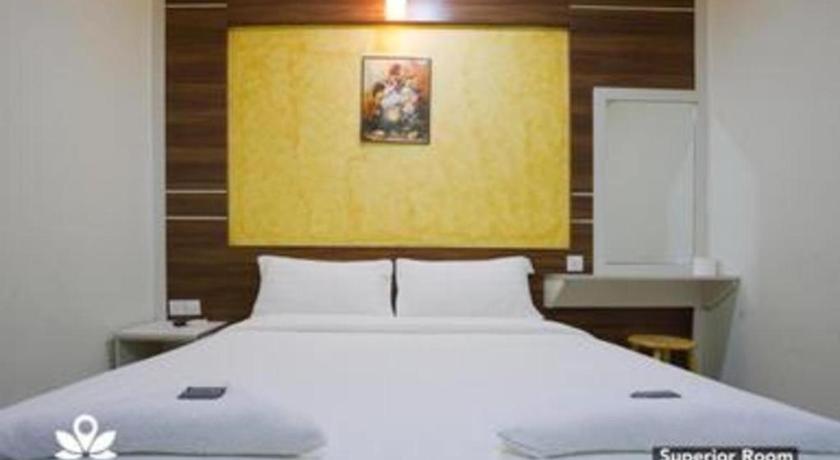 Golden Night Hotel Субанґ-Джая Екстер'єр фото