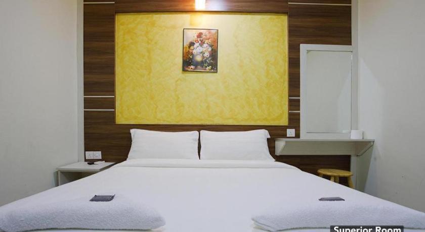 Golden Night Hotel Субанґ-Джая Екстер'єр фото