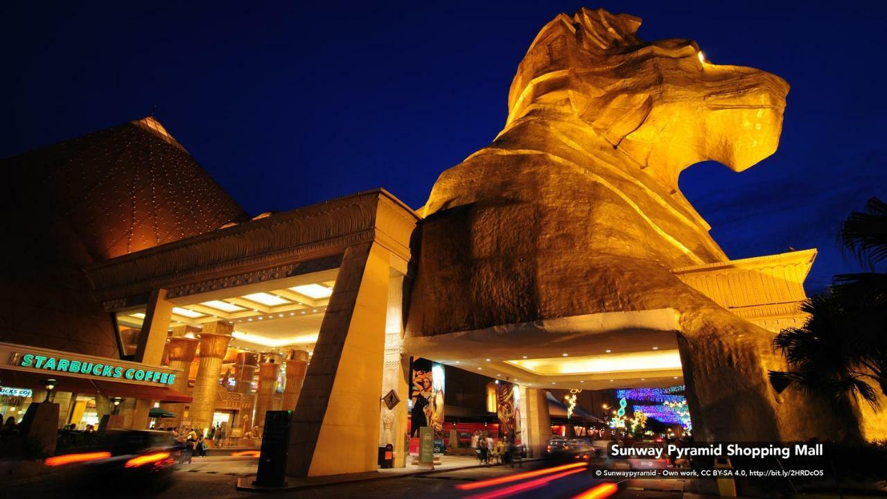 Golden Night Hotel Субанґ-Джая Екстер'єр фото